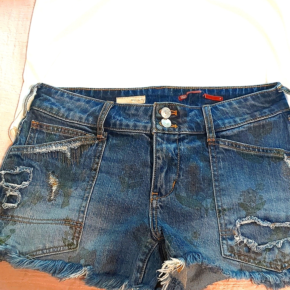 NWOT pilcro denim shorts size 27